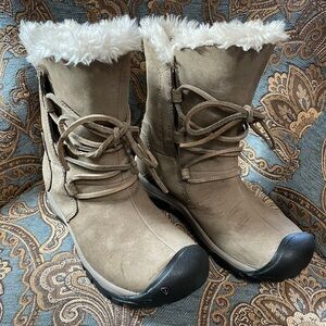 Keen Women's Waterproof Mid-Calf Winter Boots - Faux Fur Trim - Size 5/6  ❄️